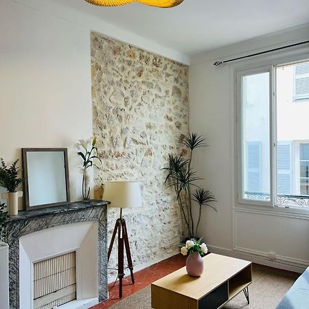 Studio En Plein Coeur Du Vieil Antibes, Vue Sur Place Romantique Экстерьер фото